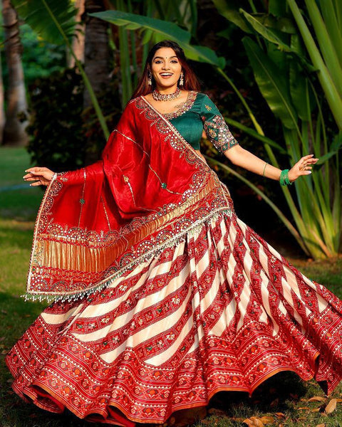 Fashion Free Stitching - Navratri ghagra choli, designer lehenga, Indian lehenga choli, chaniya choli, Heavy lehenga choli, Soft Silk Lehenga