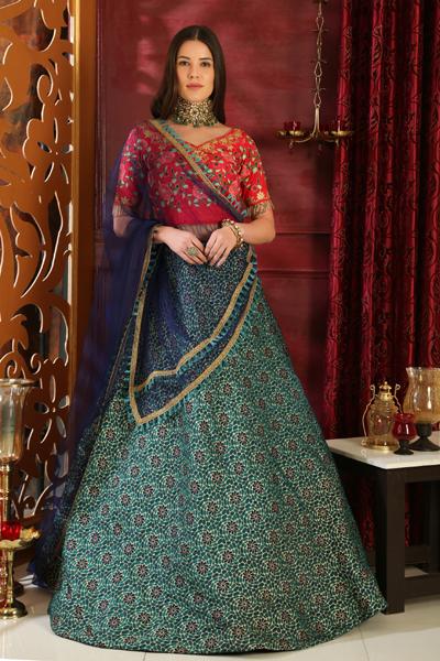 Threaded Embroidered Bridal Lehenga at Rs 9500 | Embroidered Bridal Lehengas  in Delhi | ID: 12995048348