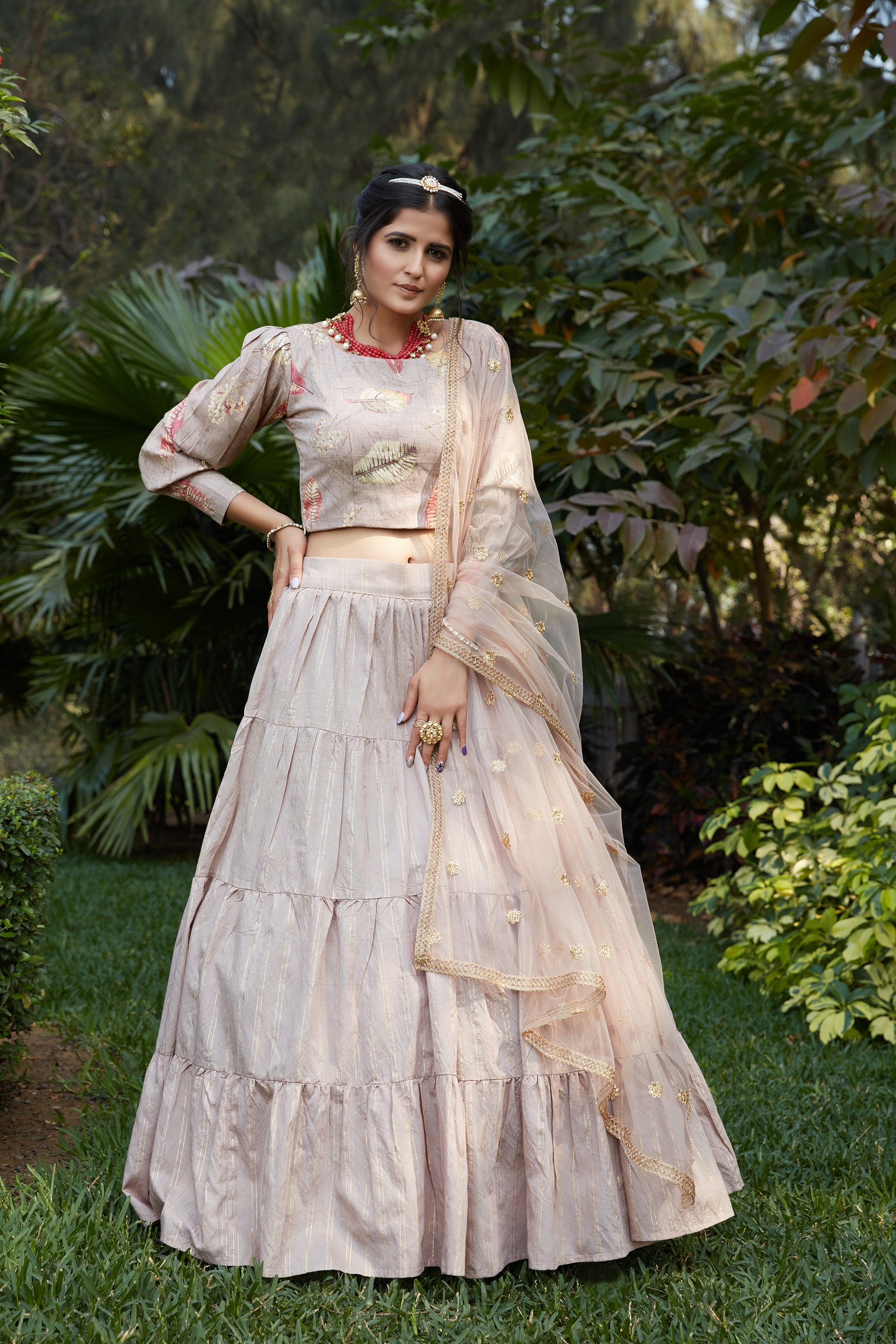 Beautiful white and gold lehenga choli | Party wear lehenga, Lehenga choli  online, Designer lehenga choli