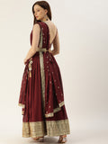 Create your special look more completely by enrobing this elegant maroon color lehengacholi