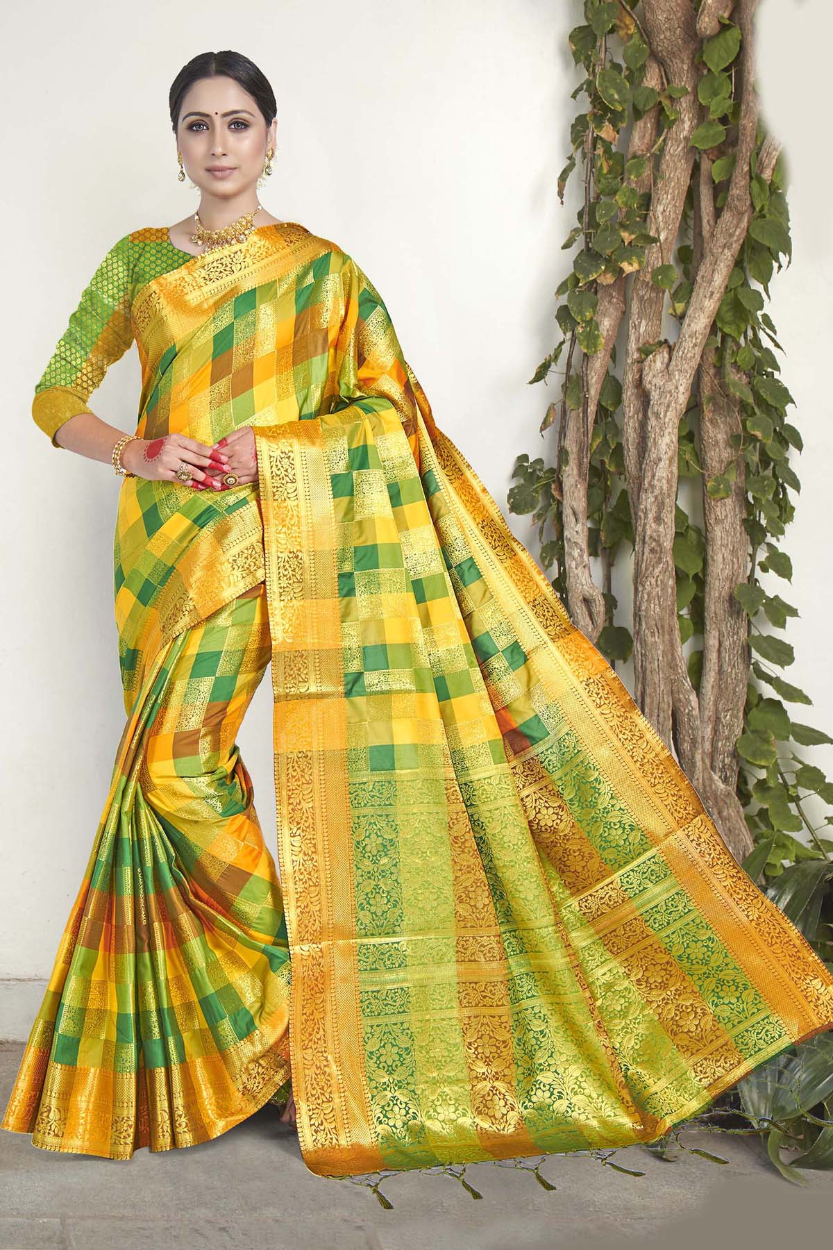 Buy SCUBE DESIGNS Women's Kanchipuram Art Silk Saree With Blouse Piece  (MINI CHECKS - GREEN_Green) at