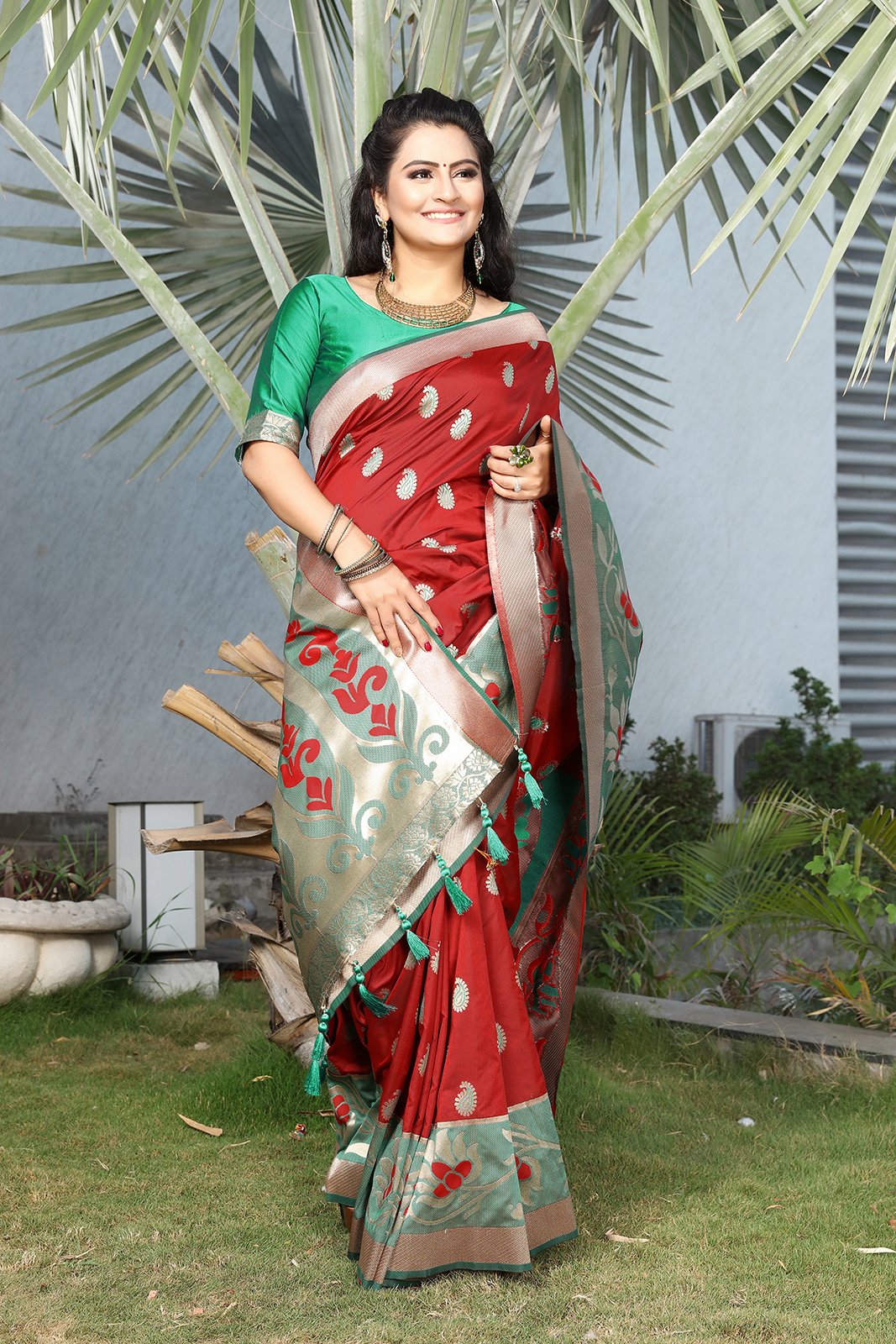 Buy ss trendz Self Design, Embellished Banarasi Jacquard Brown, Light Green  Sarees Online @ Best Price In India | Flipkart.com