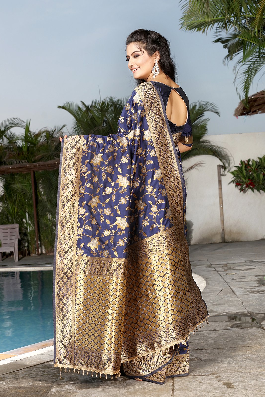 Jacquard Silk Saree With Heavy  Woven Design For Party Wear