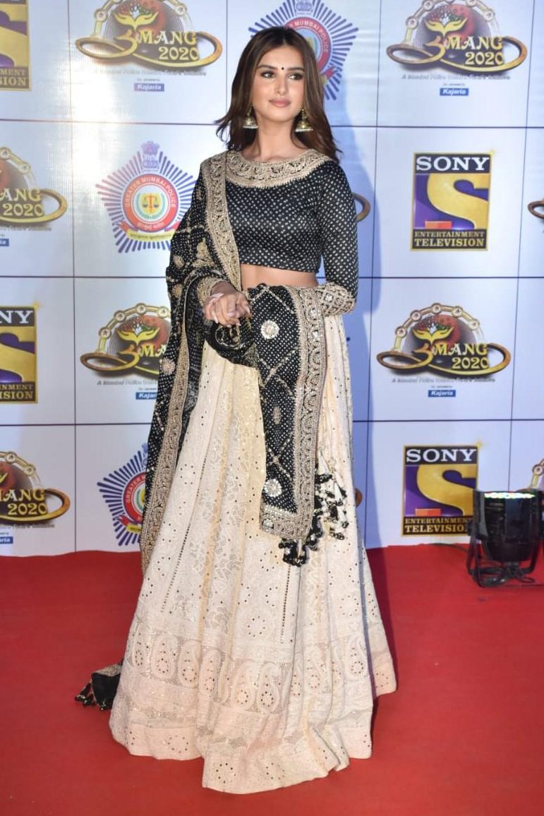 Katrina Kaif To Deepika Padukone Celebrities In Black Lehenga - K4 Fashion