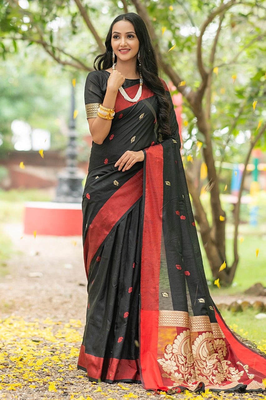 Black Silk Weaving Saree With Rich Zari Lining Pallu And Contrast Zari Blouse Piece - Cygnus Fashion