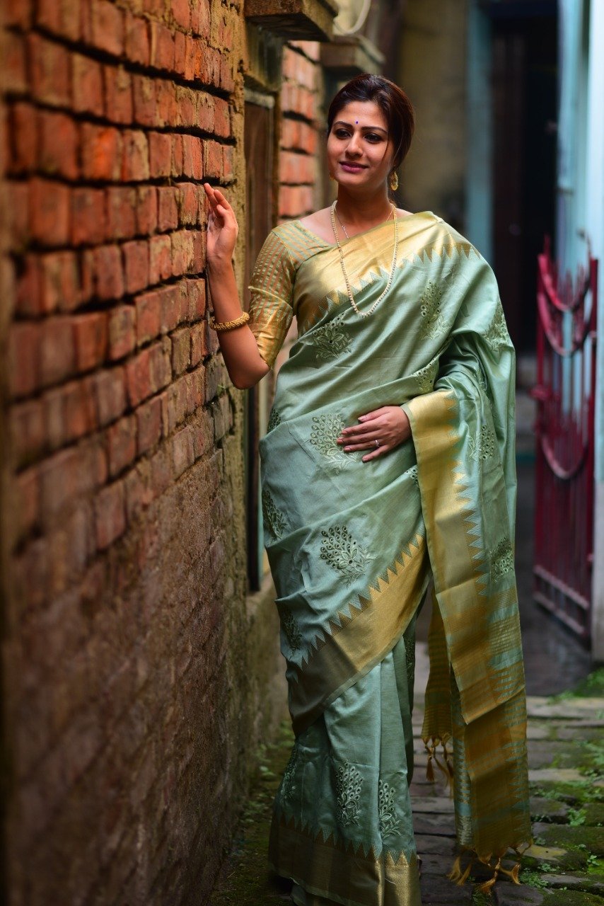 Handloom Weavers Maroon Assam Silk Saree, 5.5 m (separate blouse piece) at  Rs 8400/piece in Guwahati