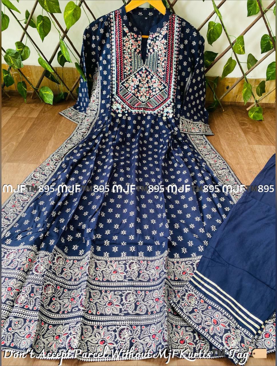 New Long Kuri With Pent With Length Dupatta And Heavy Material Work